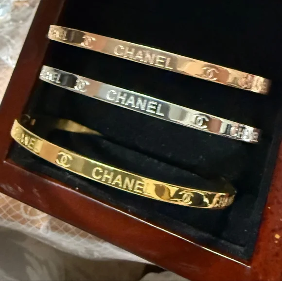 Woman Stainless Steel Desighner  Trio of Gold, Silver, and Rose Gold Bangles - Picture 3 of 4